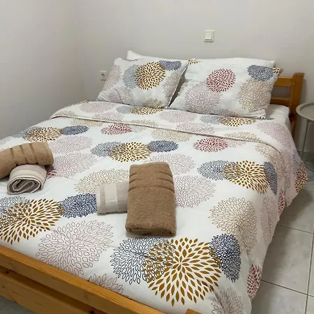 Kanakades Home